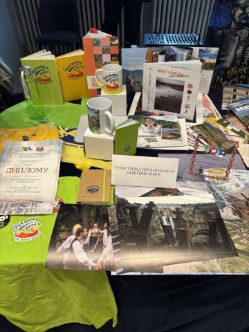 dve nagrade za TOO Knic 03